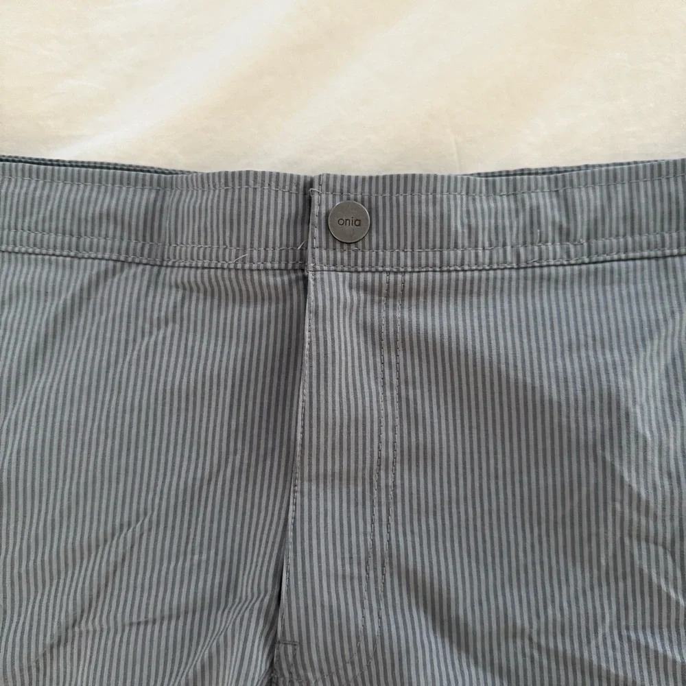 Onia size 33